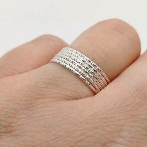 Bijoux féminin, Fine bague en argent 925/1000ème, femme irisée de la taille 50 à 59
