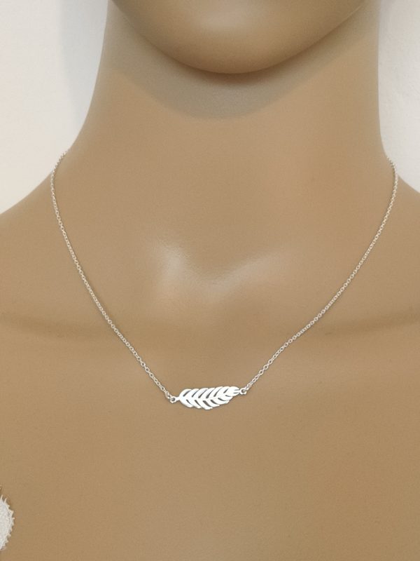 Bijou feminin. Collier femme en argent massif avec pendentif plume, longueur 42,5 cm et son bracelet longueur 17cm, fermoir mousqueton