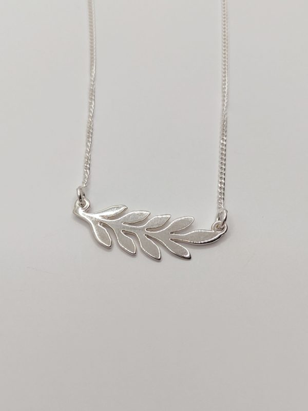 bijou femme collier en argent massif pendentif feuille de laurier thanina bijoux