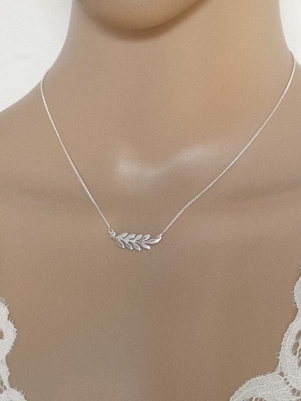 collier pendentif feuille de laurier en argent massif thanina bijoux