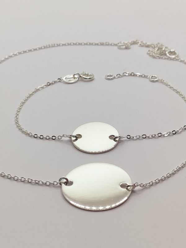 Collier a graver femme medaillon